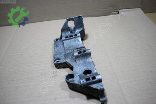 Audi A3 Motor Braketi 06A903143F çıkma parça