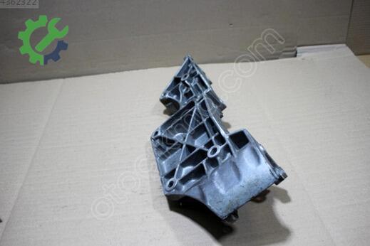 Audi A3 Motor Braketi 06A903143F çıkma parça