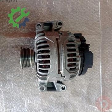 Volkswagen Golf Şarj Dinamosu 06B903016AB çıkma parça