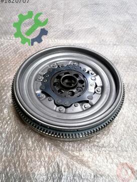 Volkswagen Tiguan Volant 06K105266AC çıkma parça