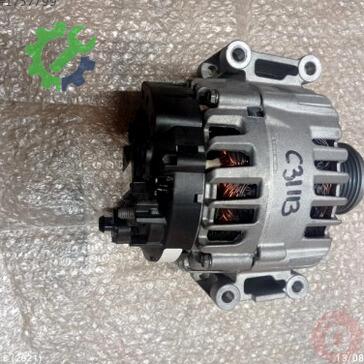 Volkswagen Golf Şarj Dinamosu 06K903026E çıkma parça