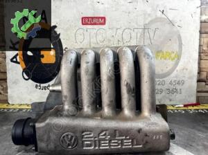 074129713 VW TRANSPORTER T4-LT 2.4 Çıkma Emme Manifoldu