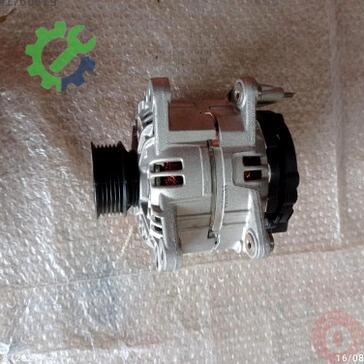 Volkswagen Transporter Şarj Dinamosu 074903028J çıkma parça