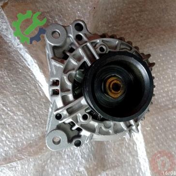 Volkswagen Transporter Şarj Dinamosu 074903028J çıkma parça