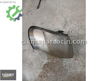 Toyota Corolla Sinyal çıkma parça