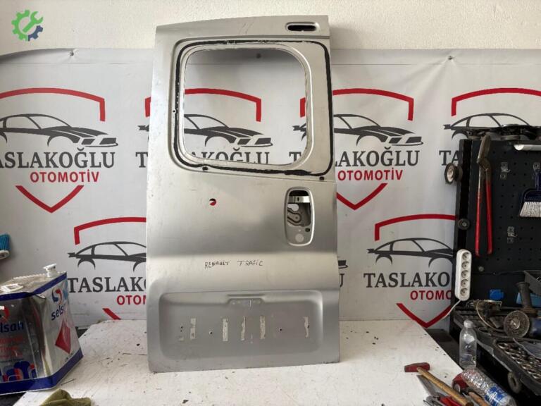 Renault Trafic Bagaj Kapağı çıkma parça