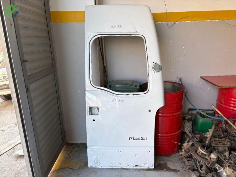 Renault Master Bagaj Kapağı çıkma parça