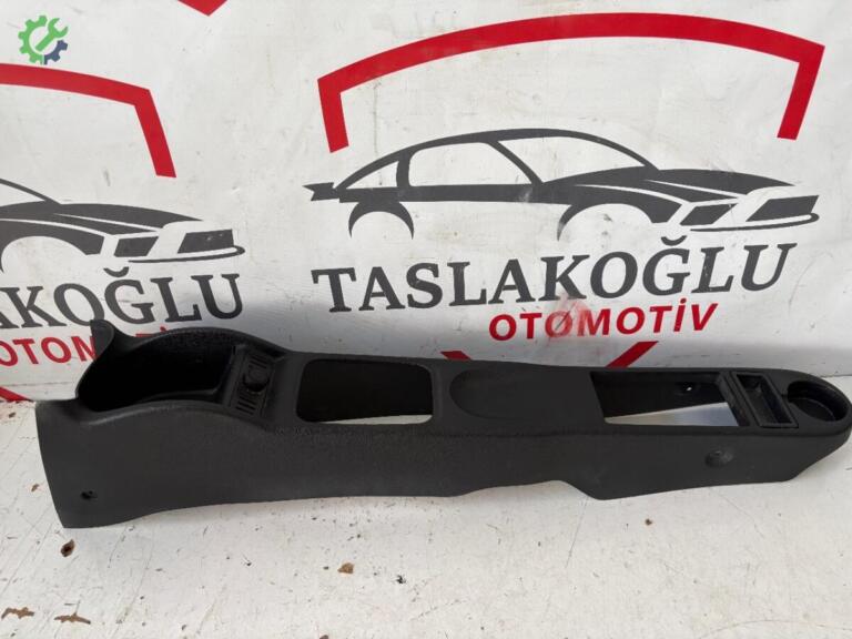 Opel Corsa Orta Konsol çıkma parça