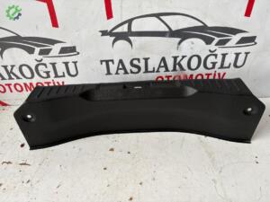FORD FOCUS 3 BAGAJ EŞİK BAKALİTİ