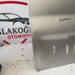 RENAULT TRAFİC SOL BAKAJ KAPAĞI HASARLI