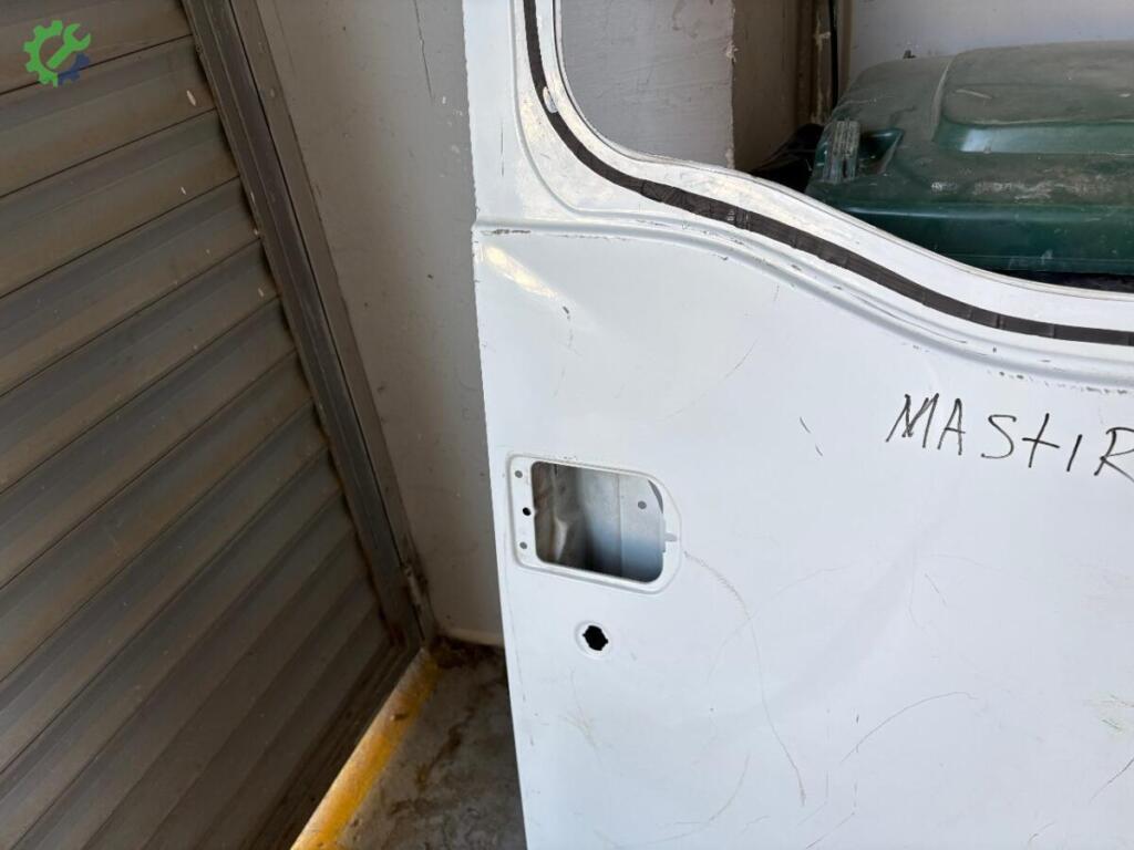 Renault Master Bagaj Kapağı çıkma parça