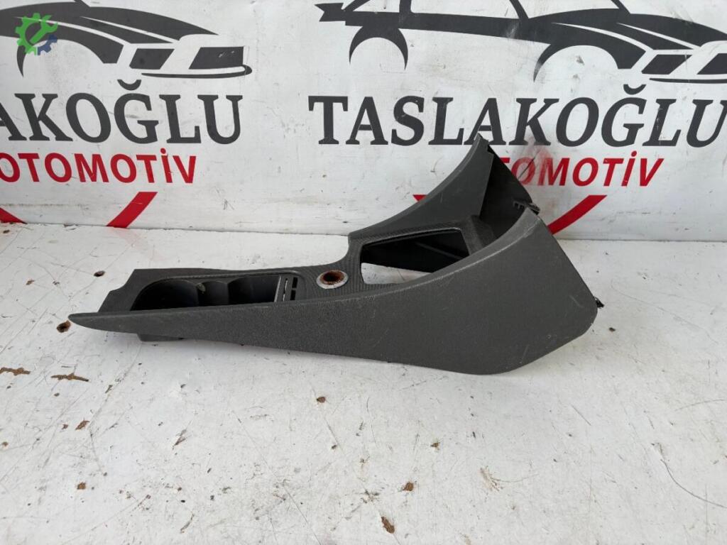 Ford Focus Orta Konsol çıkma parça