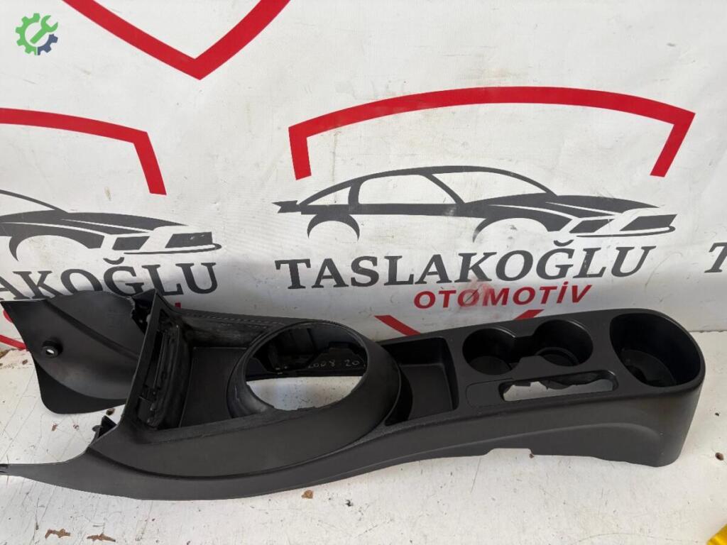 Hyundai i20 Orta Konsol çıkma parça