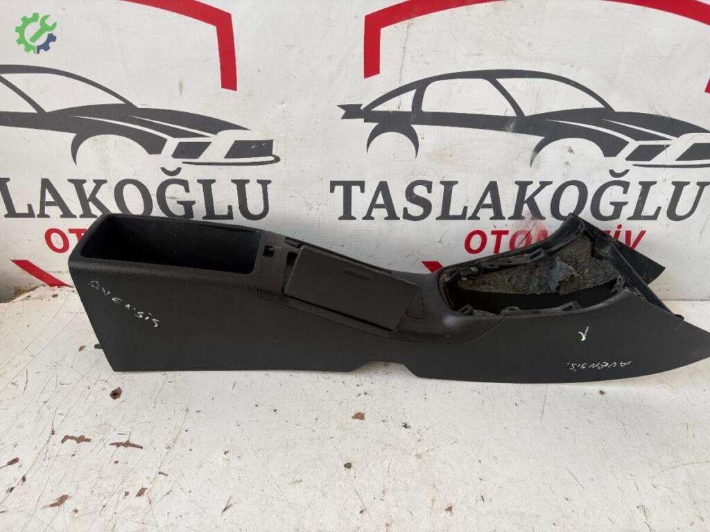 Toyota Avensis Orta Konsol çıkma parça