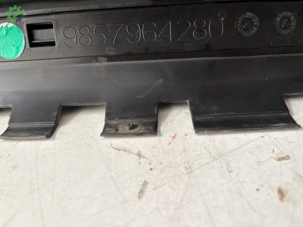 Peugeot 408 Fan Paneli 9823355180 çıkma parça