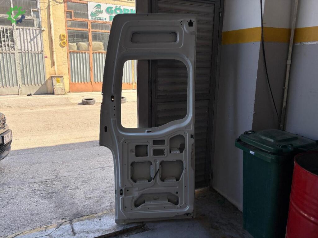 Renault Master Bagaj Kapağı çıkma parça