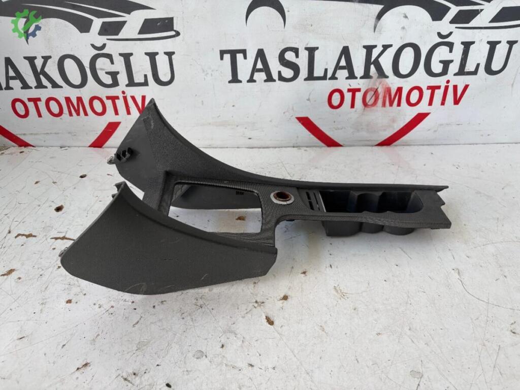 Ford Focus Orta Konsol çıkma parça