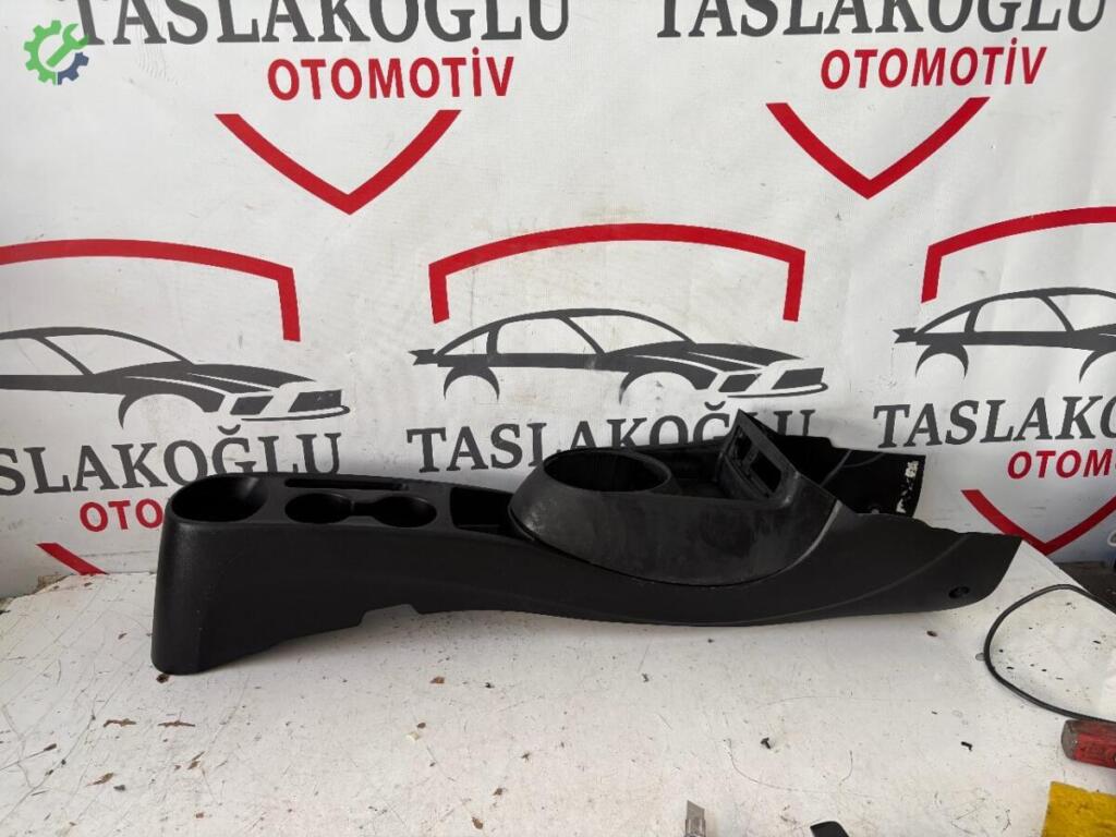 Hyundai i20 Orta Konsol çıkma parça