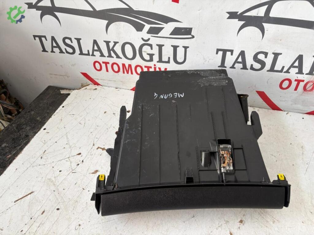 Renault Megane Torpido Kapağı çıkma parça
