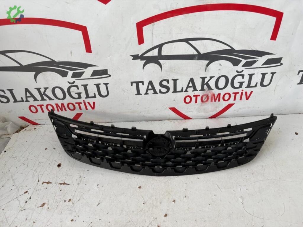 Opel Astra Ön Panjur 321228108 çıkma parça