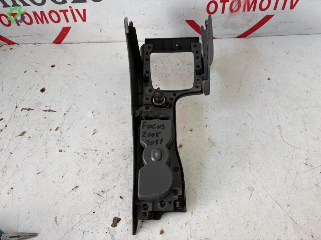 Ford Focus Orta Konsol çıkma parça