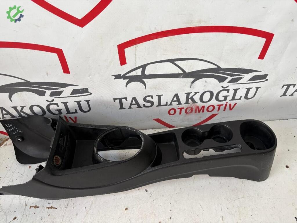 Hyundai i20 Orta Konsol çıkma parça