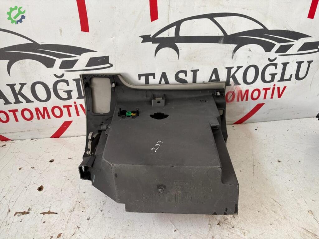 Peugeot 207 Torpido Kapağı 9650079777 çıkma parça