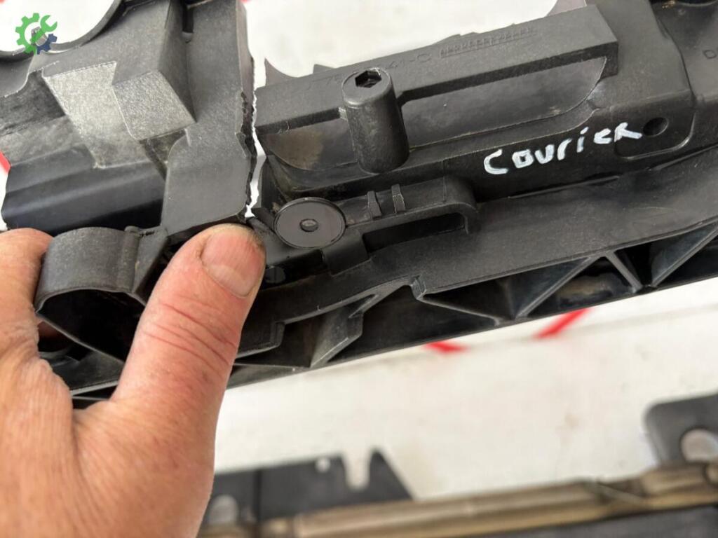 Ford Tourneo Courier Ön Panel JT768B041C çıkma parça