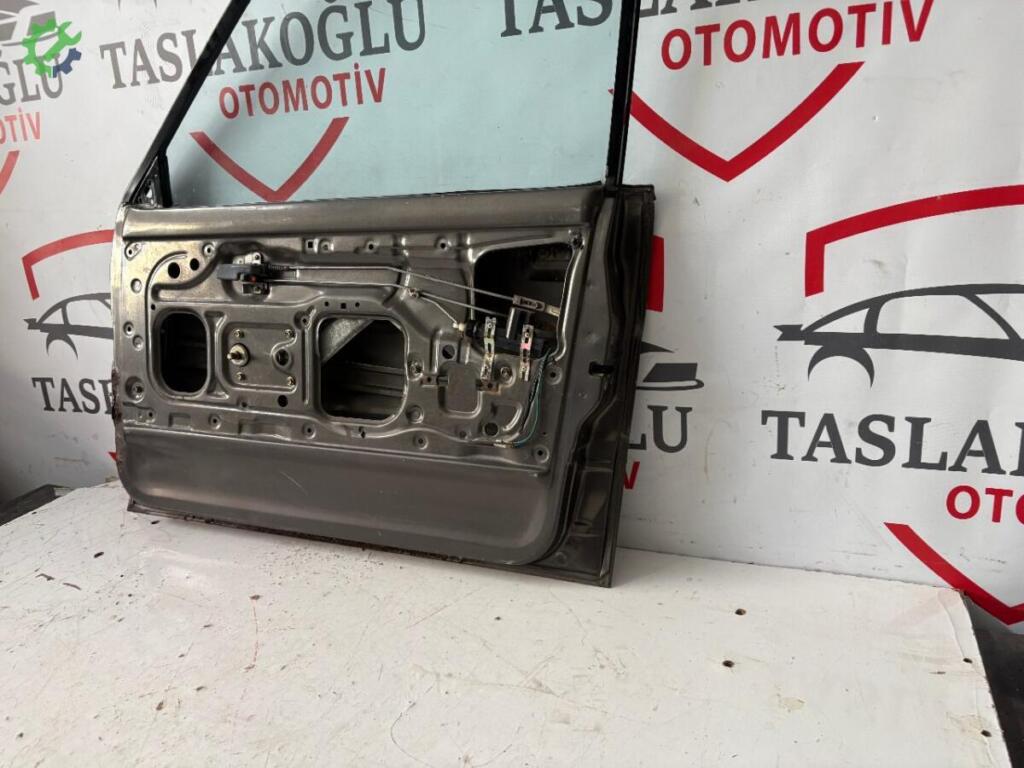 Subaru Justy Sağ Ön Kapı çıkma parça