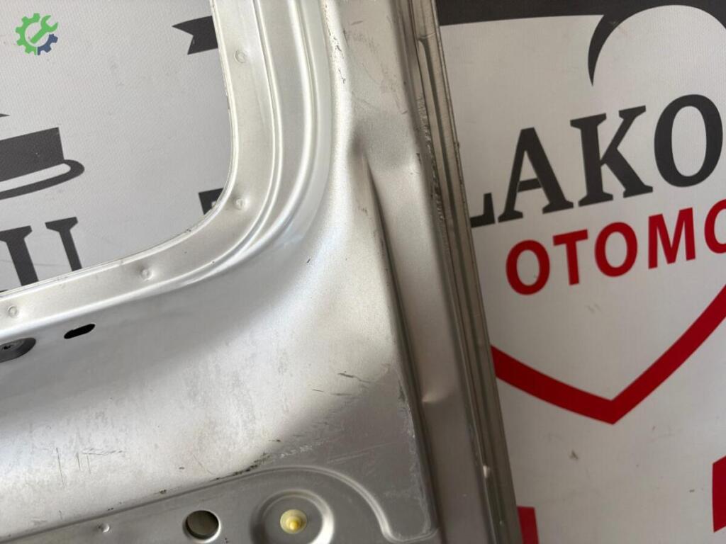 Renault Trafic Bagaj Kapağı çıkma parça