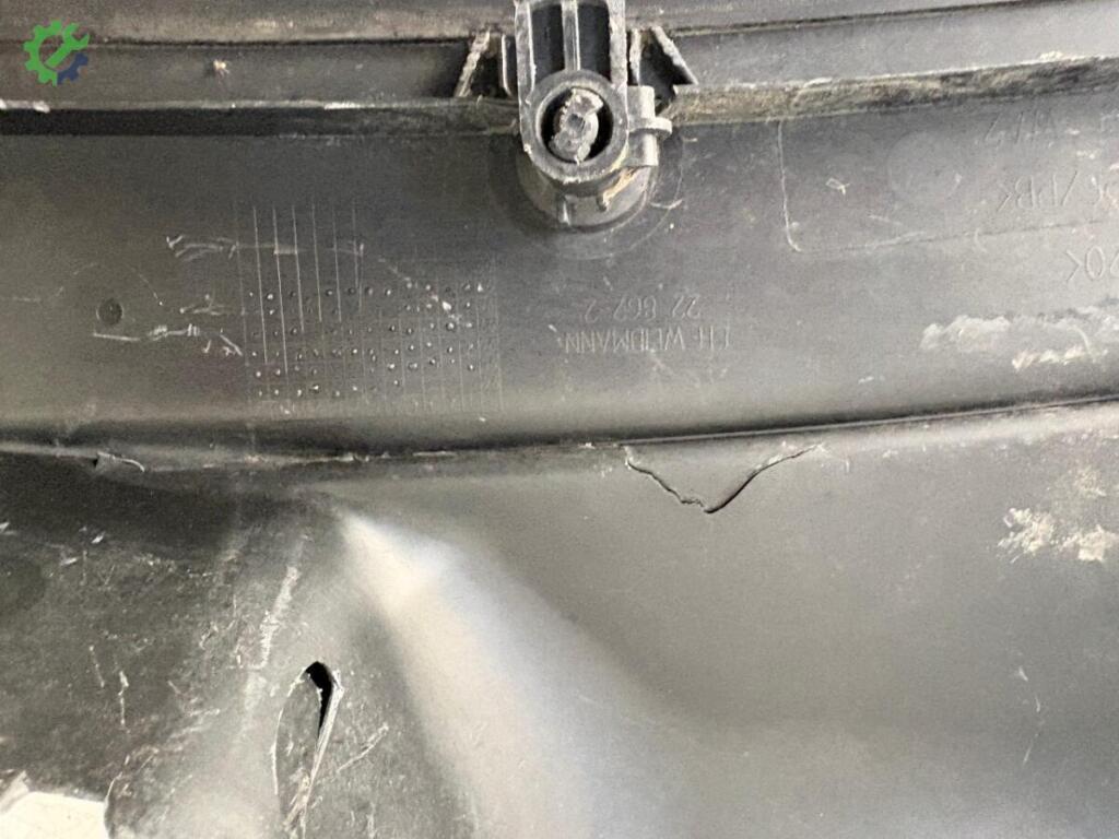 Audi A4 Ön Cam Izgarası çıkma parça