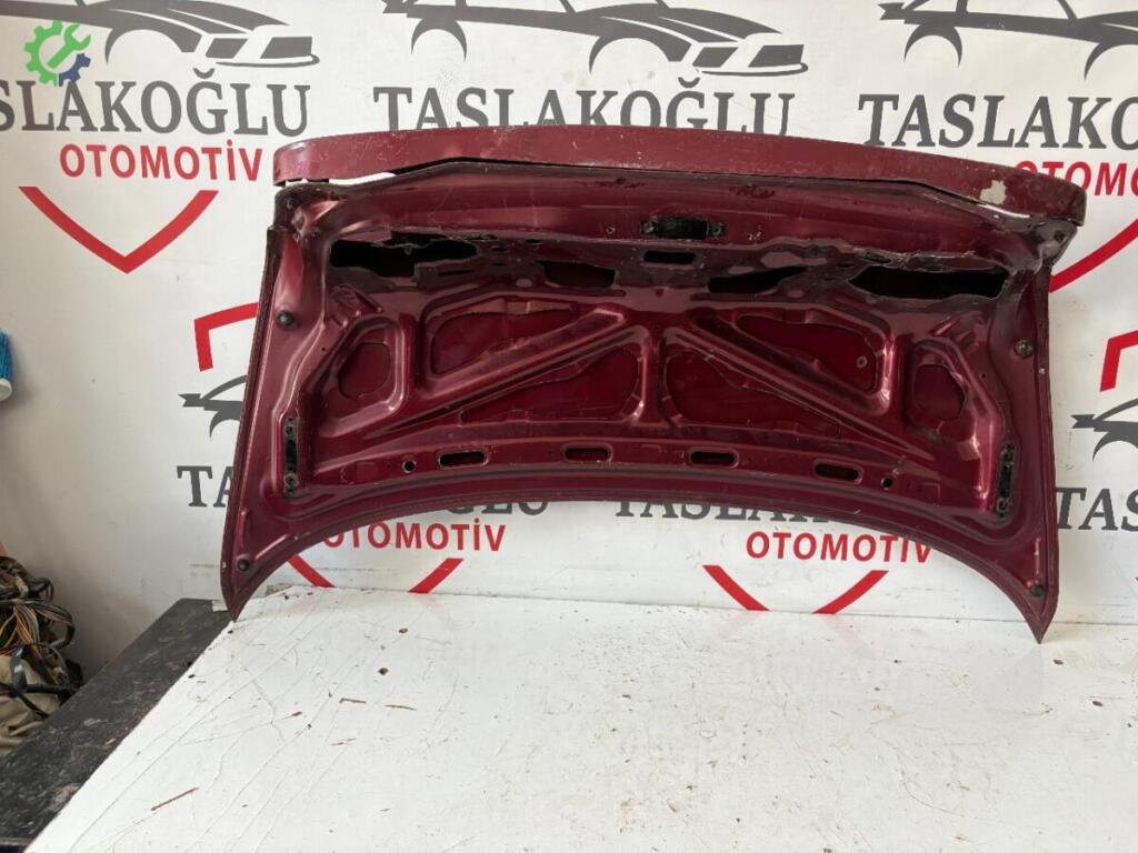 Mazda 626 Bagaj Kapağı çıkma parça
