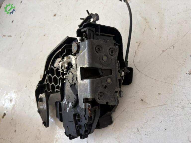 Volvo S40 Kapı Kilidi çıkma parça