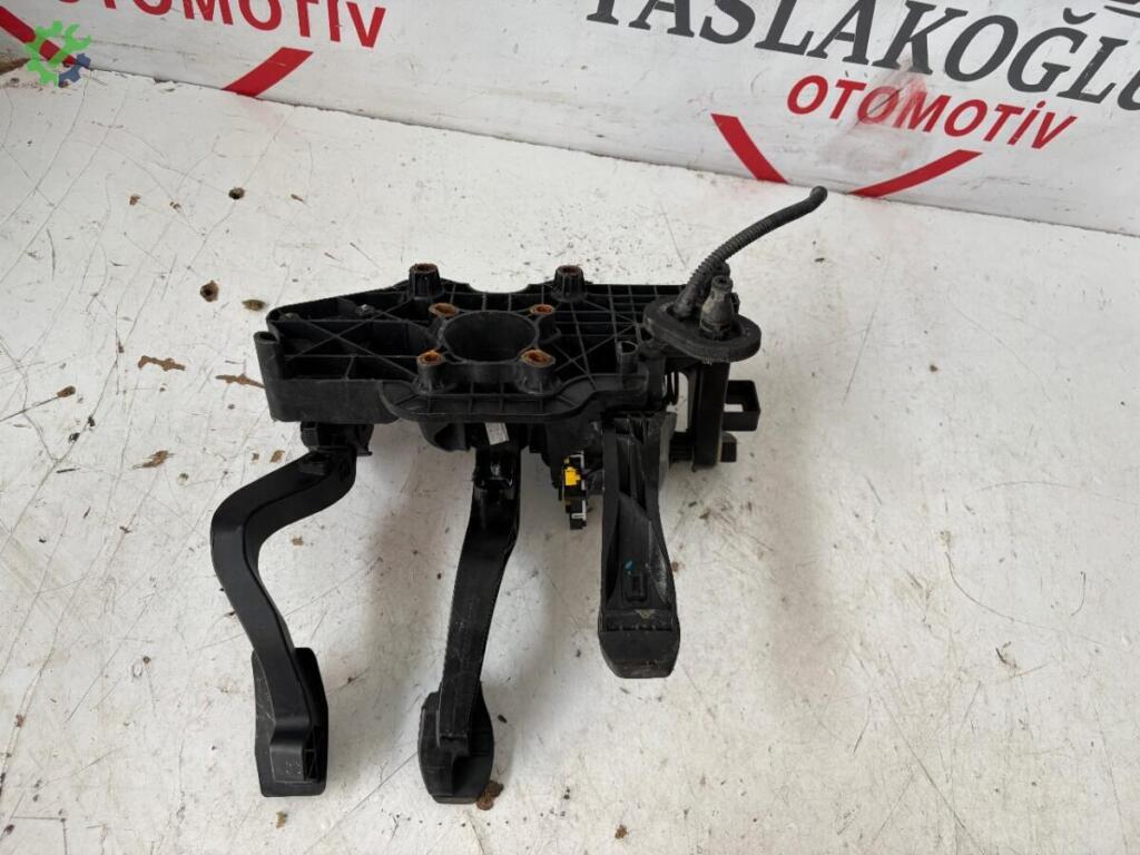 Fiat Doblo Pedal çıkma parça