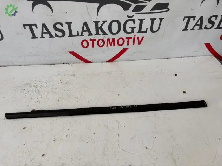 Alfa Romeo 156 Cam Sıyırıcı çıkma parça