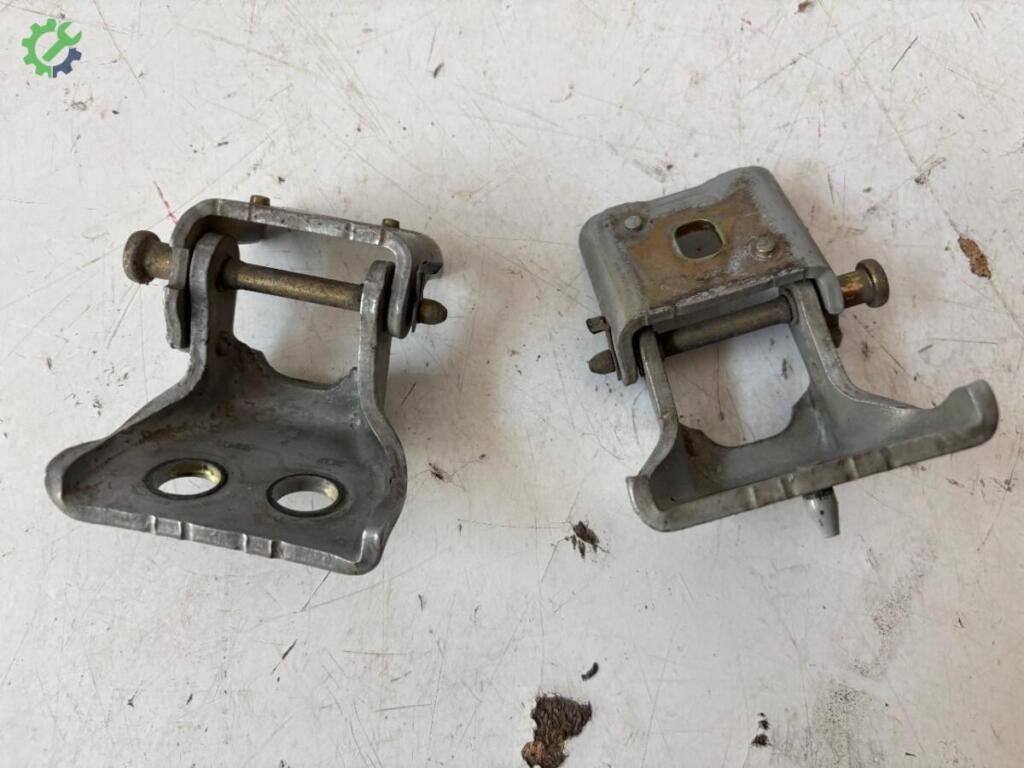 Peugeot 307 Kapı Menteşesi çıkma parça