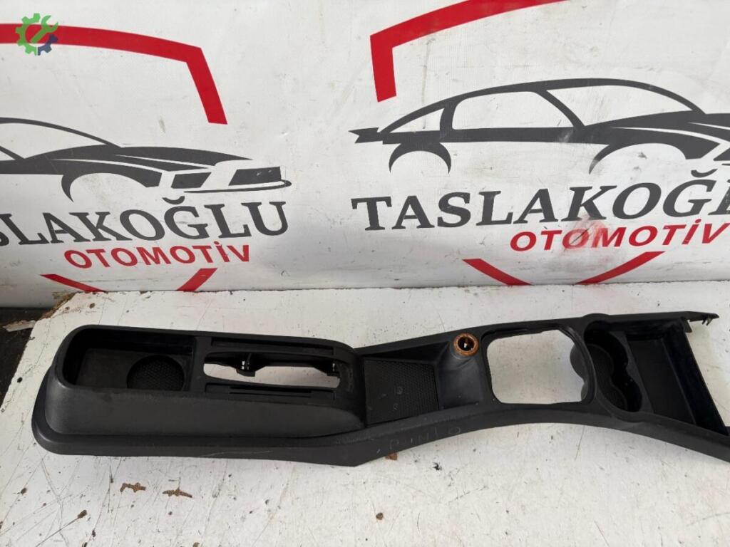Fiat Punto Orta Konsol çıkma parça