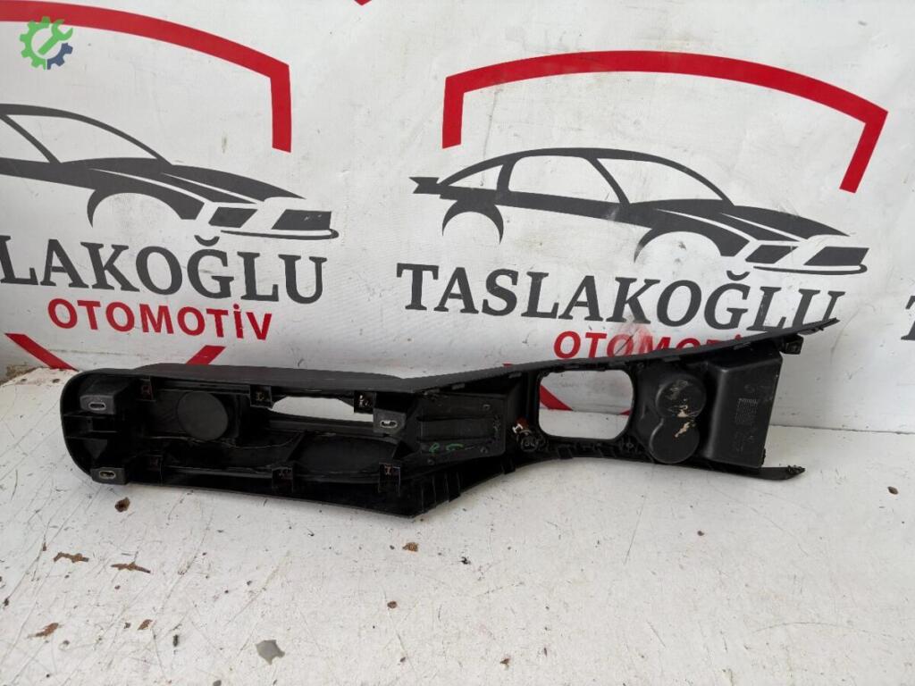 Fiat Punto Orta Konsol çıkma parça