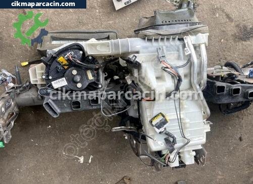 Opel Corsa Kalorifer Kutusu çıkma parça