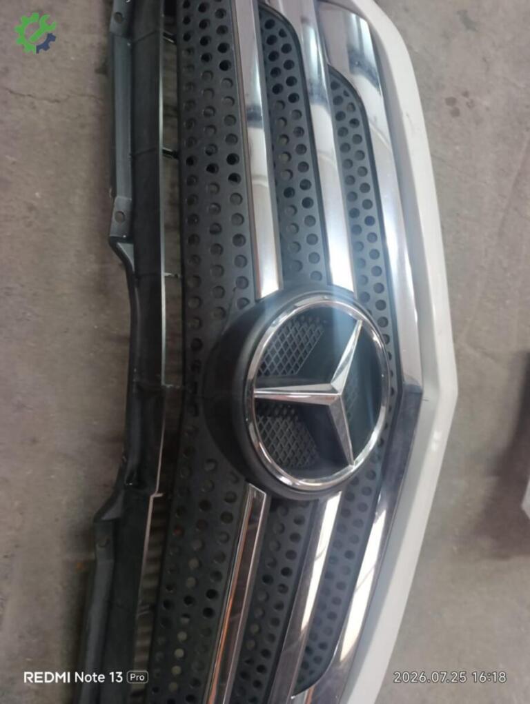 Mercedes-Benz Sprinter Ön Panjur çıkma parça