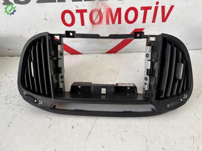Fiat Doblo Kalorifer Izgarası çıkma parça