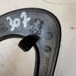 PEUGEOT 307 SAĞ ÖN KAPI İÇ AÇMA KOLU ÇERÇEVESİ