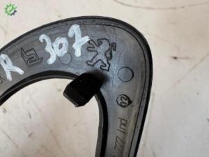 PEUGEOT 307 SAĞ ÖN KAPI İÇ AÇMA KOLU ÇERÇEVESİ