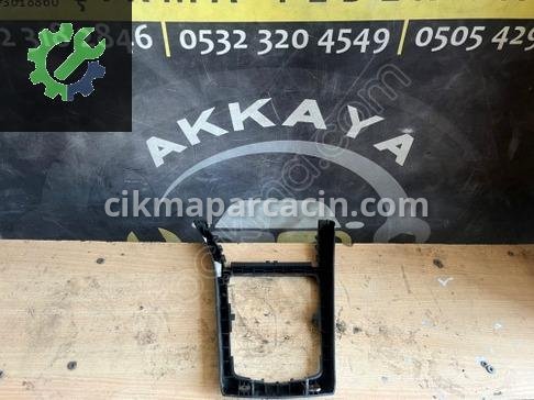 Opel Astra Sis Farı Çerçevesi GM13116961 çıkma parça