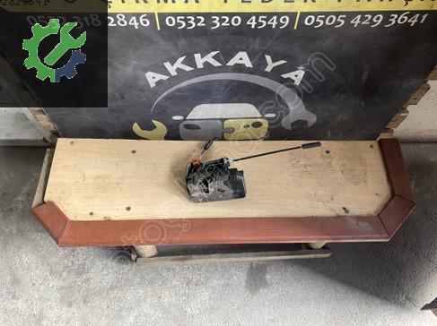 Opel Meriva Sağ Ön Kapı Kilidi GF13154792 çıkma parça