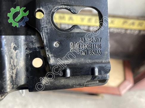 Opel Corsa Motor Braketi GM13182317 çıkma parça