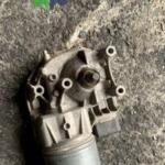 1397220616 audi a6 ön silecek motoru