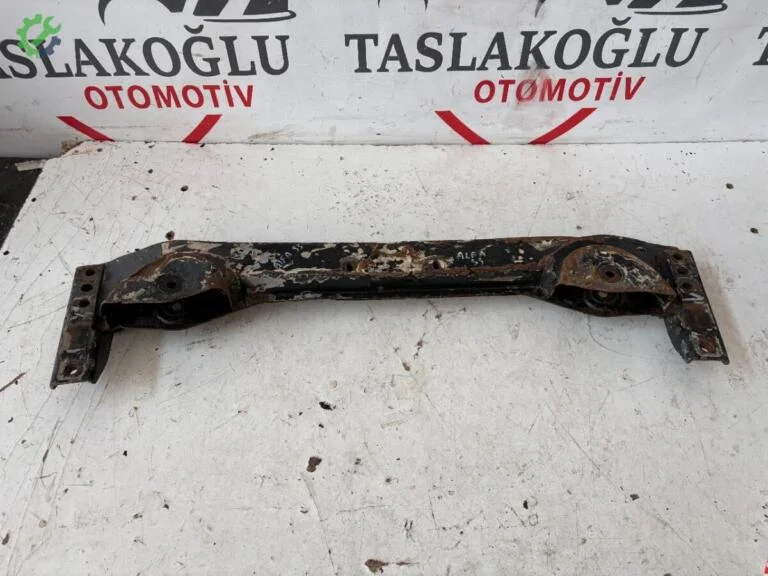 Alfa Romeo 33 Ön Travers çıkma parça