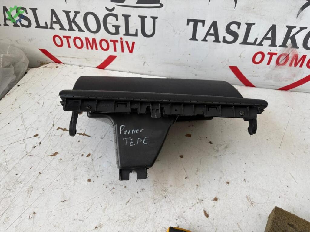 Peugeot Partner Torpido Kapağı çıkma parça