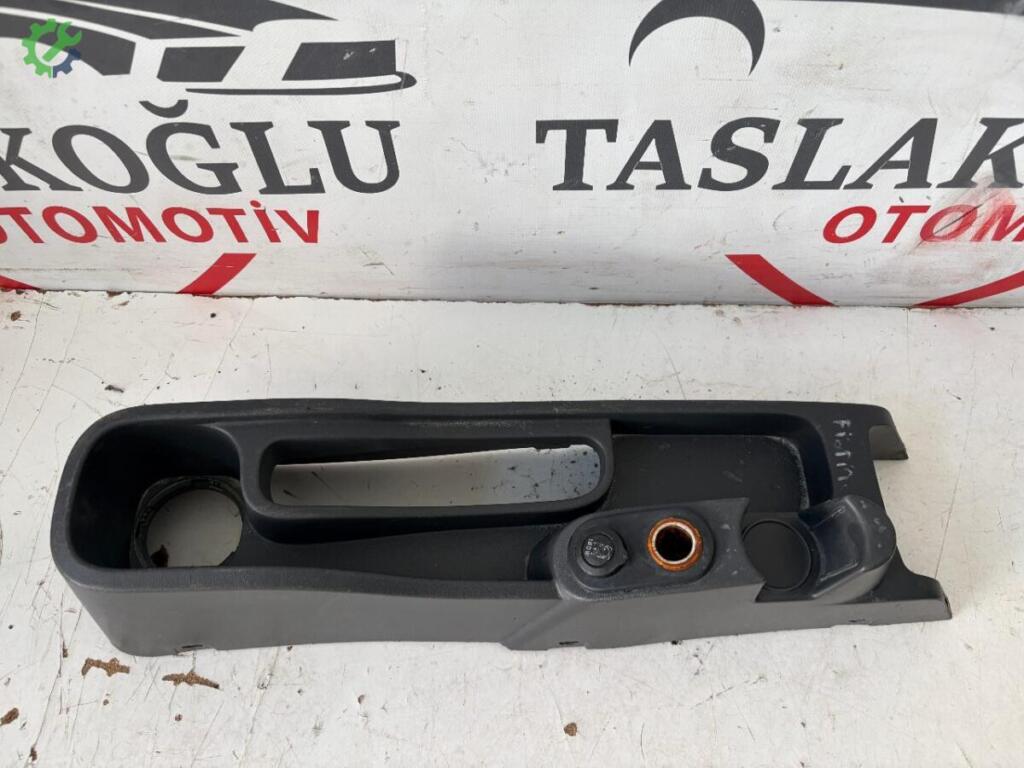 Fiat Fiorino Orta Konsol çıkma parça